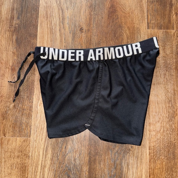 womens Under Armour shorts - Picture 7 of 8